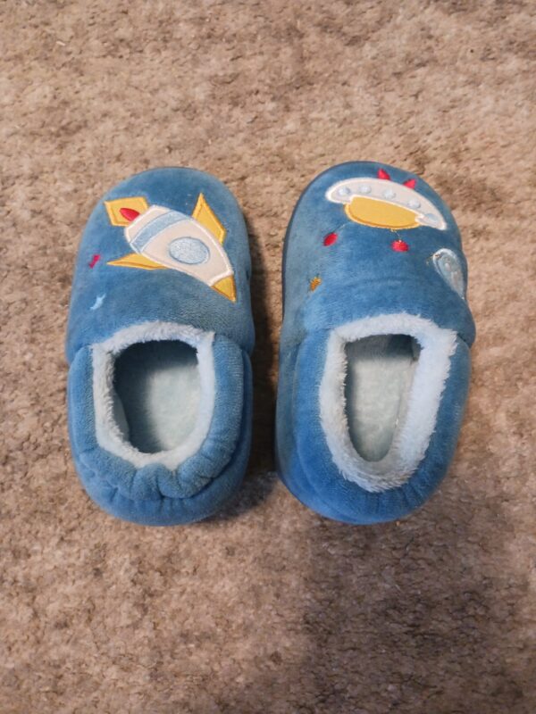 TODDLER BLUE SPACE SLIPPERS SIZE 14-15 - Image 2