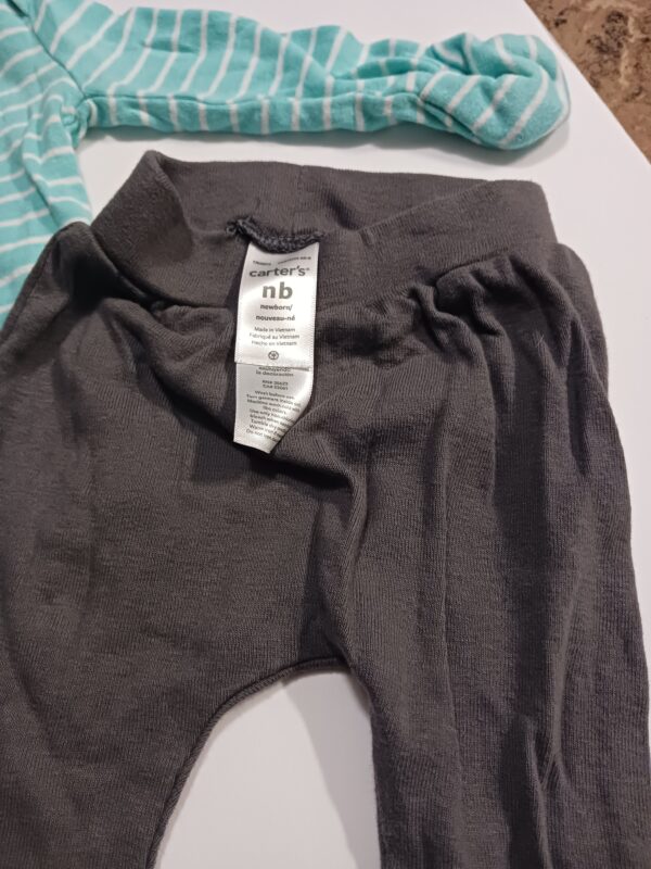 CARTERS NEW BORN LOMG SLEEVE AMD PANTS